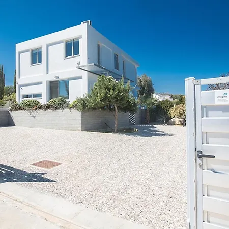 Luxury 4 Bedroom With Private Pool, 1226 * Protaras