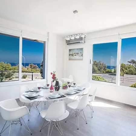 Luxury 4 Bedroom With Private Pool, 1226