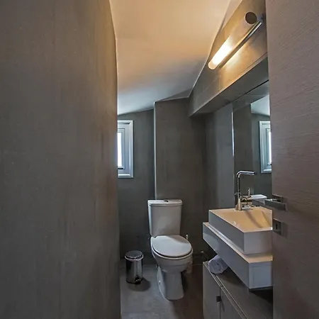 Luxury 4 Bedroom With Private Pool, 1226 Villa