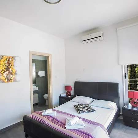 Luxury 4 Bedroom With Private Pool, 1226 Villa