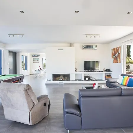 Luxury 4 Bedroom With Private Pool, 1226 Villa *