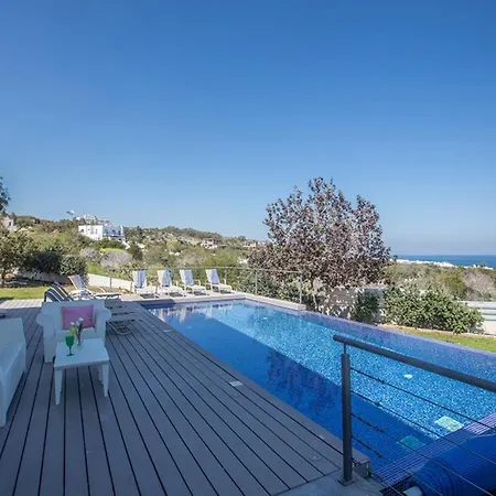 Luxury 4 Bedroom With Private Pool, 1226 Villa Protaras