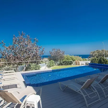 Luxury 4 Bedroom With Private Pool, 1226 *